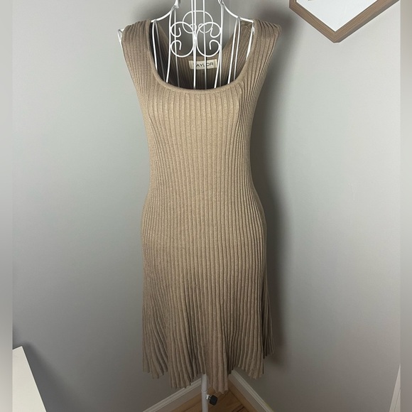 TAYLOR Knit Ribbed Pleated Sleeveless Sweater Dress Square Neck Taupe Size L - Picture 1 of 3